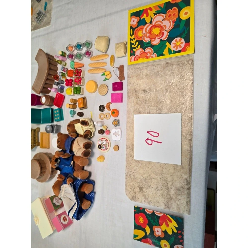 Li'l Woodzeez Calico Critters Mix HOPPIN' FARMERS MARKET Store with Toy Food